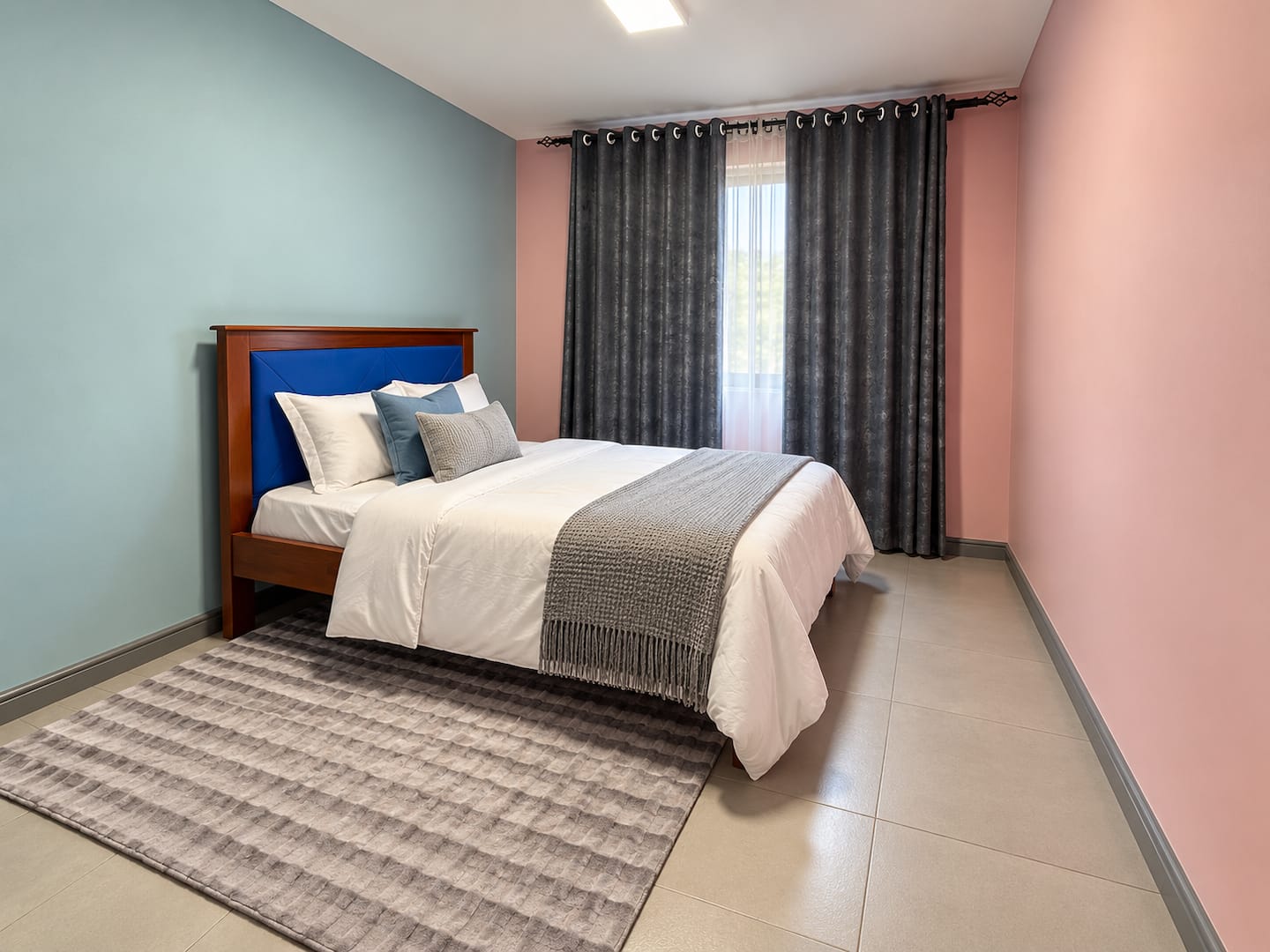 Second bedroom with queen bed